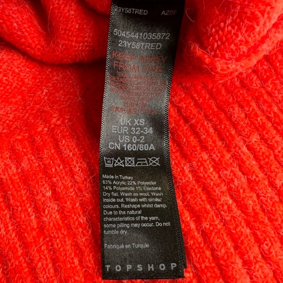 Topshop Red Oversize Cozy Long Sleeve V Neck Stretch
Pullover Sweater - Picture 11 of 13